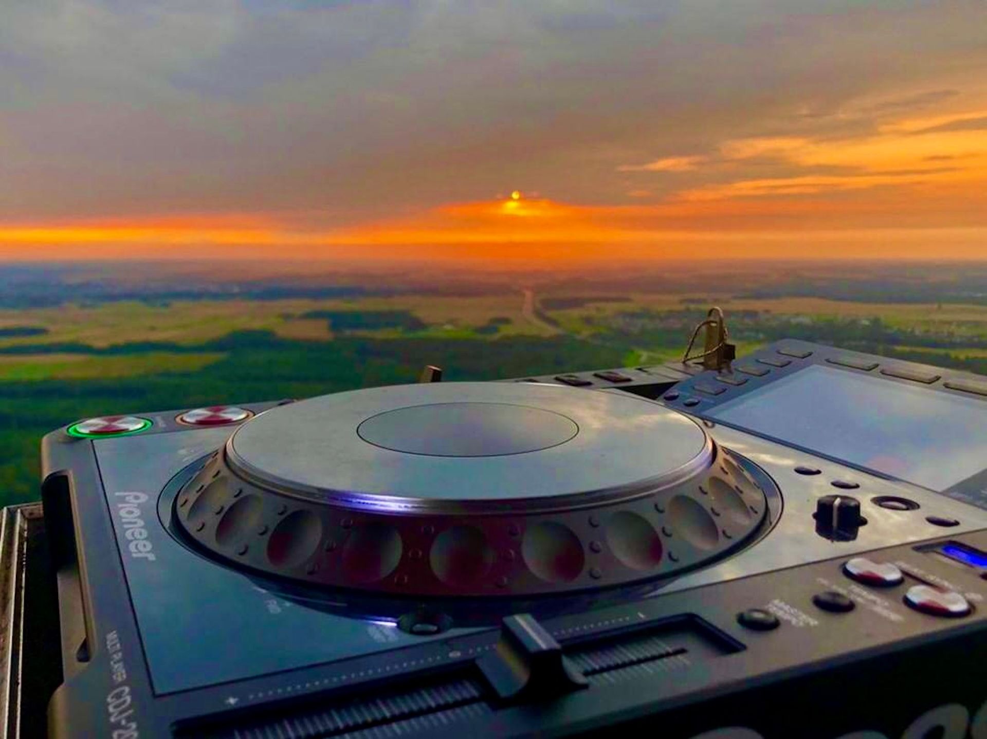 Flight with DJ