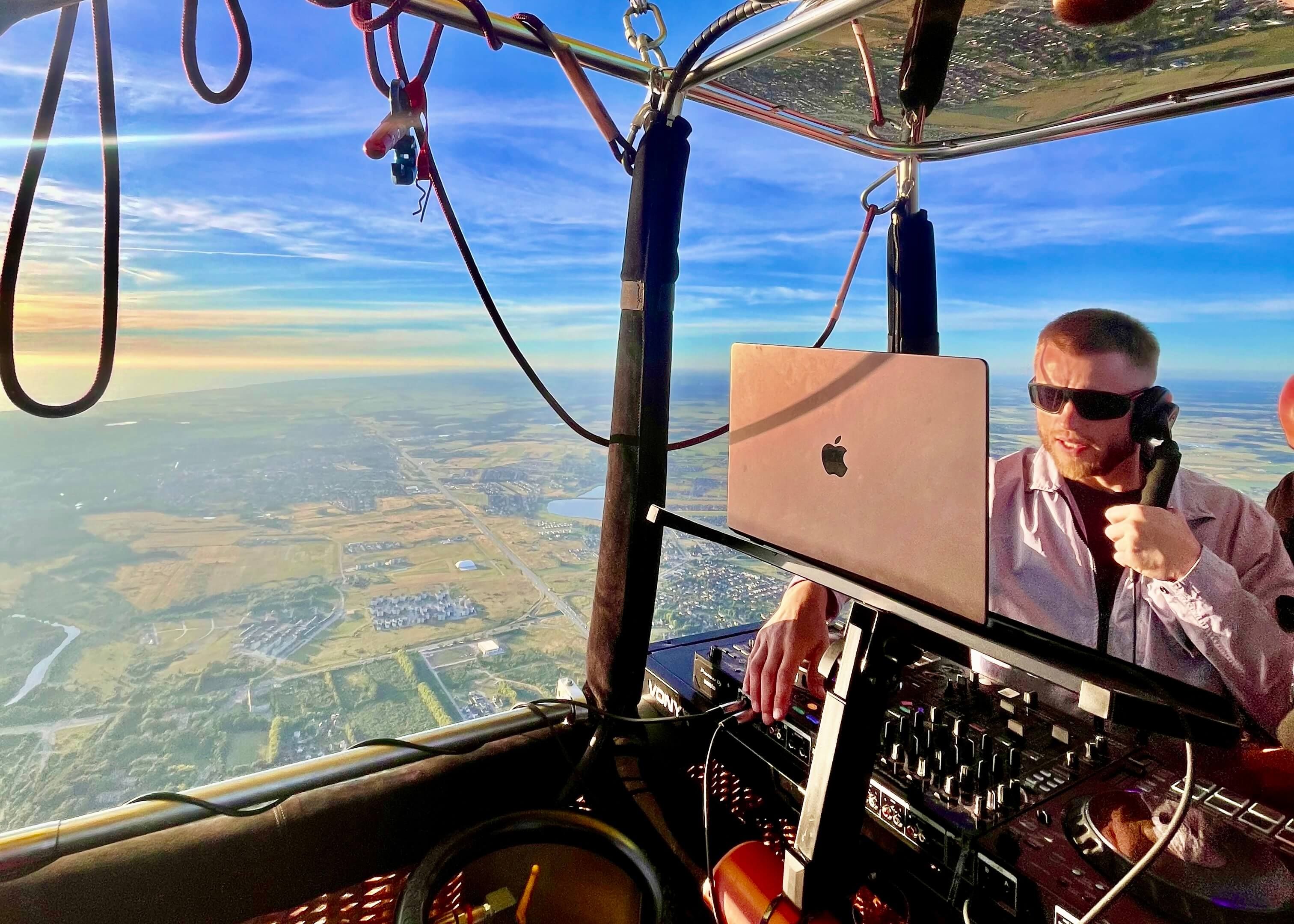 Flight with DJ