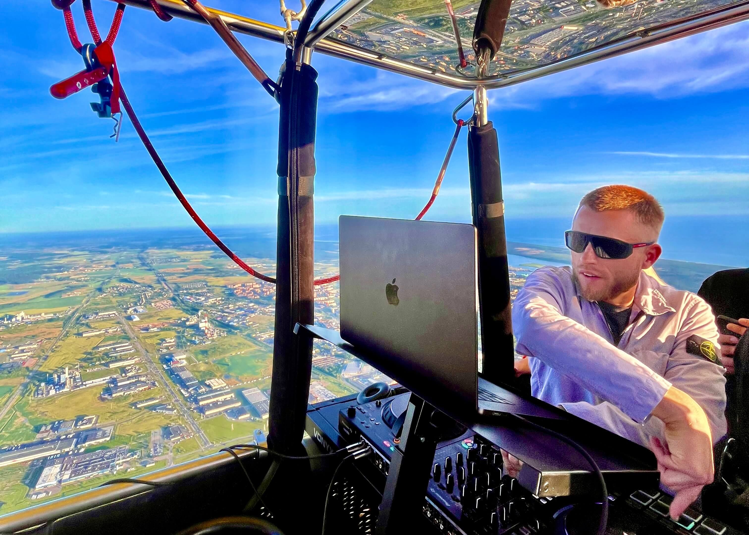 Flight with DJ